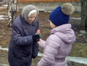 Хочешь почувствовать себя человеком - помоги другому