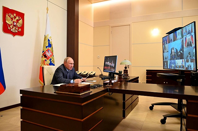 Президент России в круглосуточном режиме контролирует ситуацию по подтоплениям и пожарам