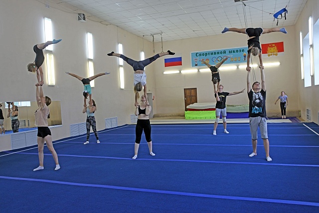 К 1 сентября в Галичской детской спортивной школе завершился монтаж нового акробатического ковра.