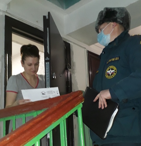 Сотрудники МЧС в Костромской области усилили работу по профилактике пожаров