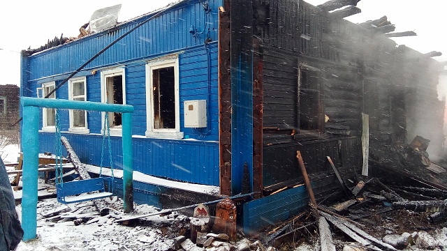 Ранним утром в среду, 30 октября, в Орехове горел дом