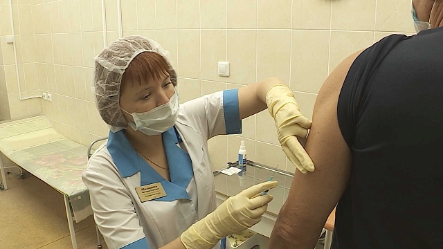 Больше половины жителей Костромской области уже сделали прививки от гриппа