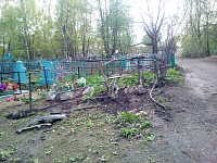 Галичская полиция разыскивает очевидцев ДТП, повредивших захоронения на городском кладбище