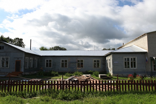 "Горячая" крыша Челсменской школы