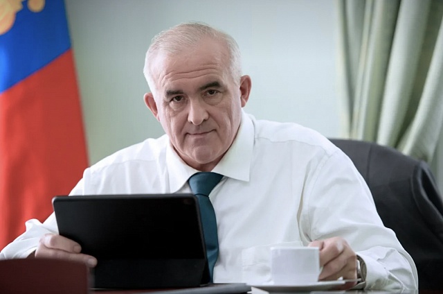Губернатор Костромской области Сергей Ситников поздравляет жителей региона с наступающим Новым Годом и Рождеством