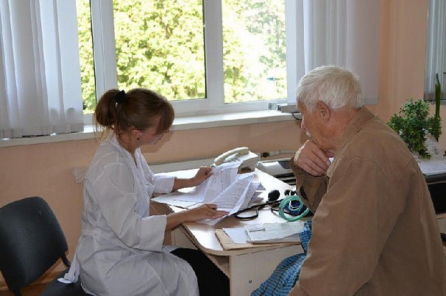 Сергей Ситников поручил максимально упростить процедуру прохождения гражданами медико-социальной экспертизы