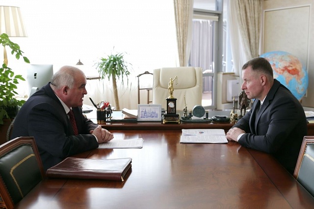 Сергей Ситников обсудил вопросы безопасности с главой МЧС России