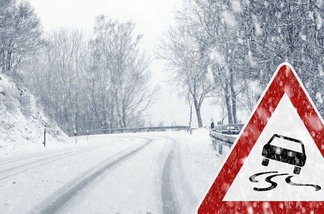 Вниманию водителей: в Костромской области ожидается мокрый снег с дождем, на дорогах возможно образование гололёда