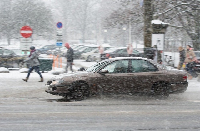 В Костромской области в ближайшие сутки прогнозируется понижение температуры и сильный снег