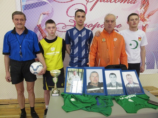Галичские футболисты провели городской Турнир памяти по мини-футболу