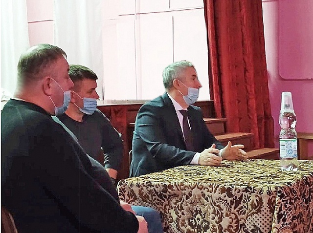Глава Галичского района Александр Потехин проводит встречи с жителями района