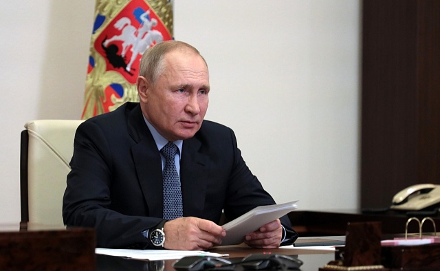 Владимир Путин объявил о решении присвоить Костроме звание «Город трудовой доблести»