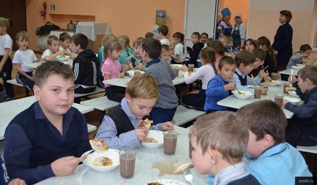 Регион планирует увеличить объем субсидий на питание школьников