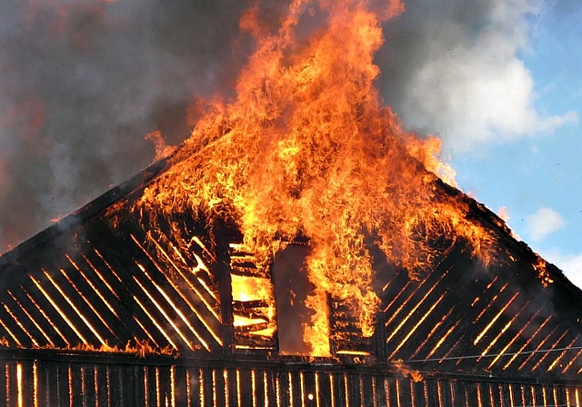 Сегодня ночью в Галичском районе сгорел дом